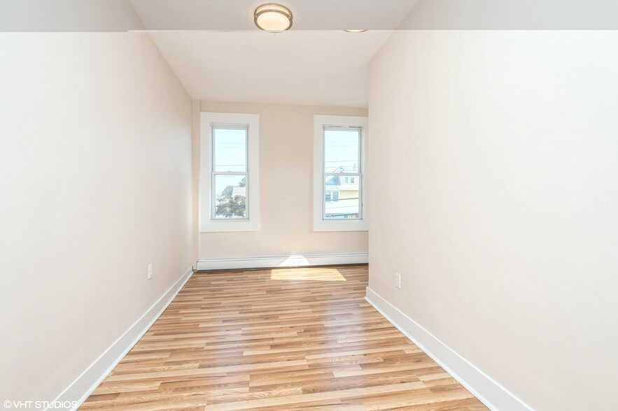 Building Photo - 118 Joline Ave