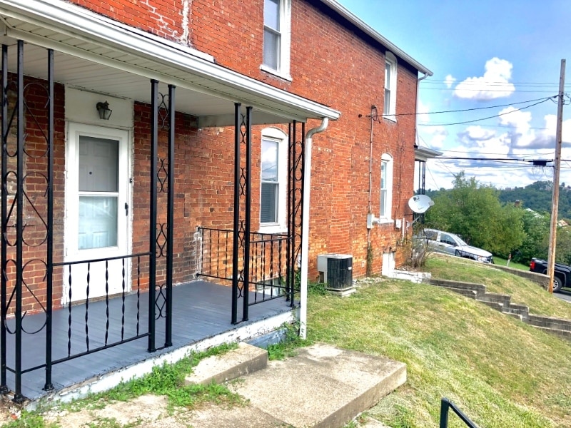 Building Photo - 568 Conrad Ave