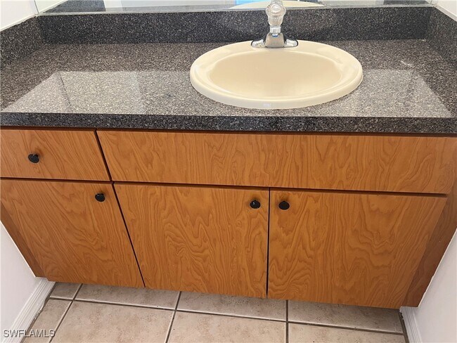 Building Photo - 279 SW 3rd Terrace