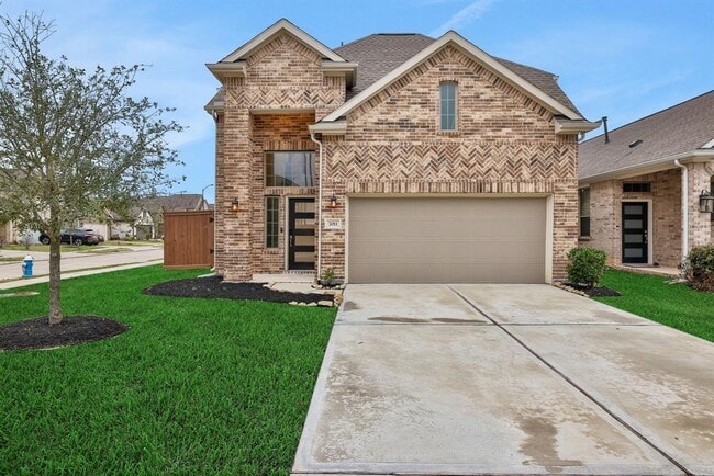 Primary Photo - 7011 Winterberry Gln Ln