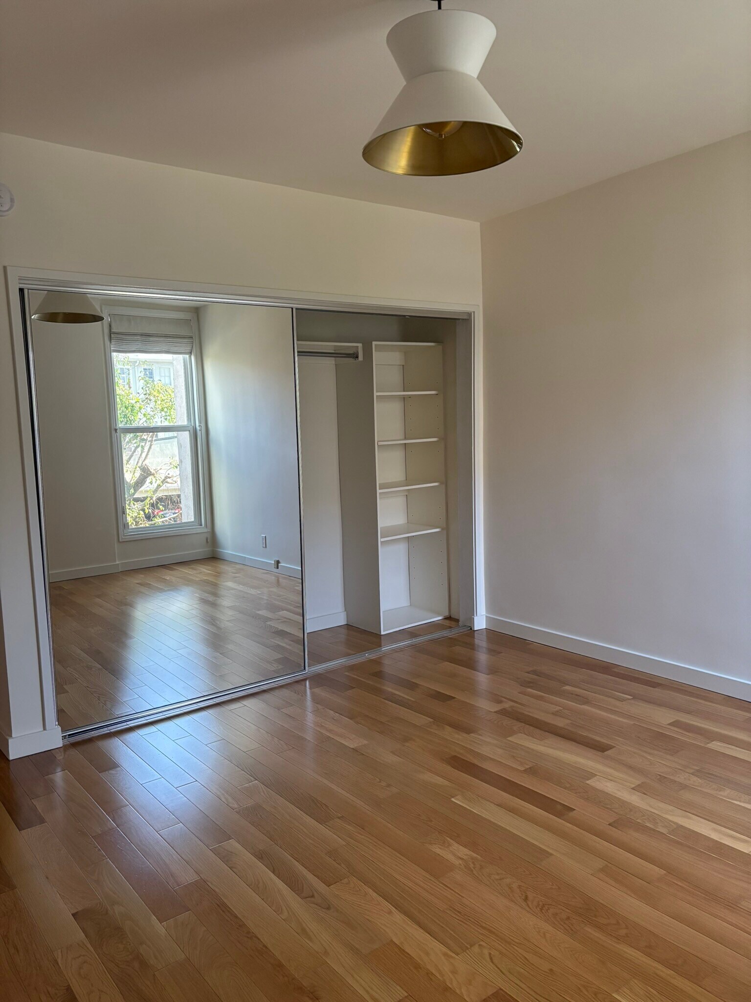 Building Photo - 8550 Holloway Dr