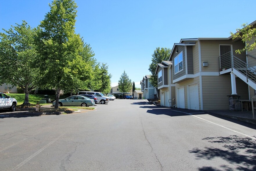 Building Photo - 15072 NW Central Dr