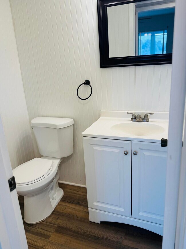 Building Photo - 151 Brighton Dr