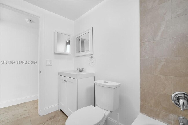 Building Photo - 12101 NE 6th Ave