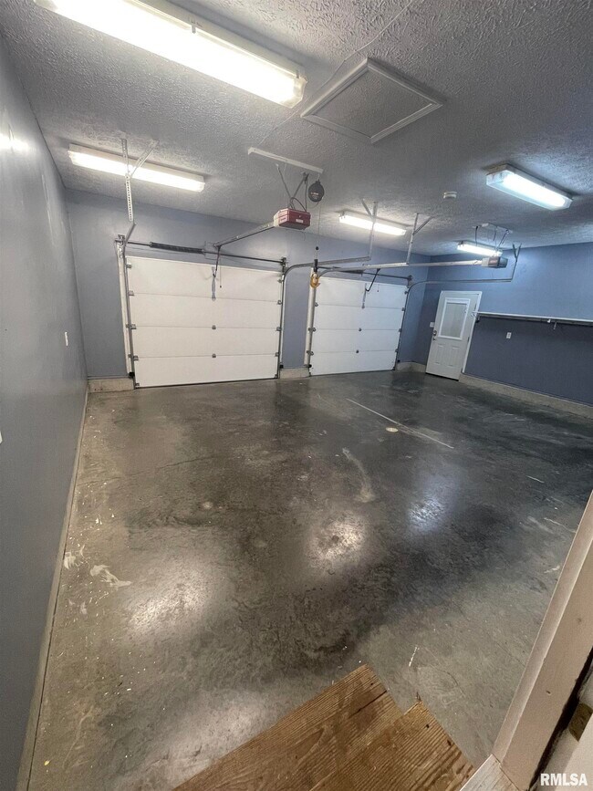 Building Photo - 12488 Cyril James Rd