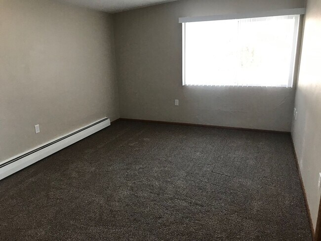 Building Photo - One Bedroom