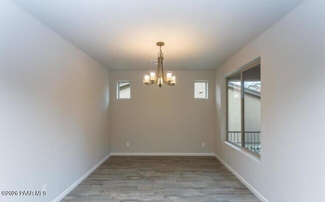 Building Photo - 488 Isabelle Ln