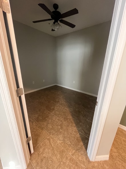 Building Photo - 3747 Pino Vista Way