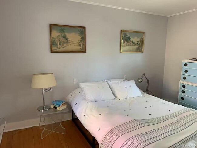 Building Photo - 1240 W Rd