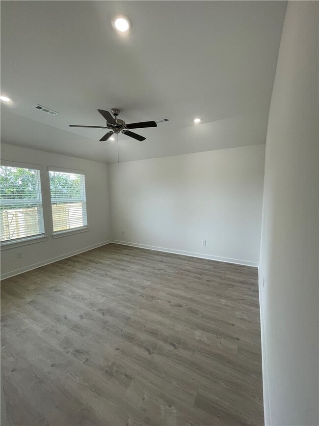 Building Photo - 2650 N Snowball Dr