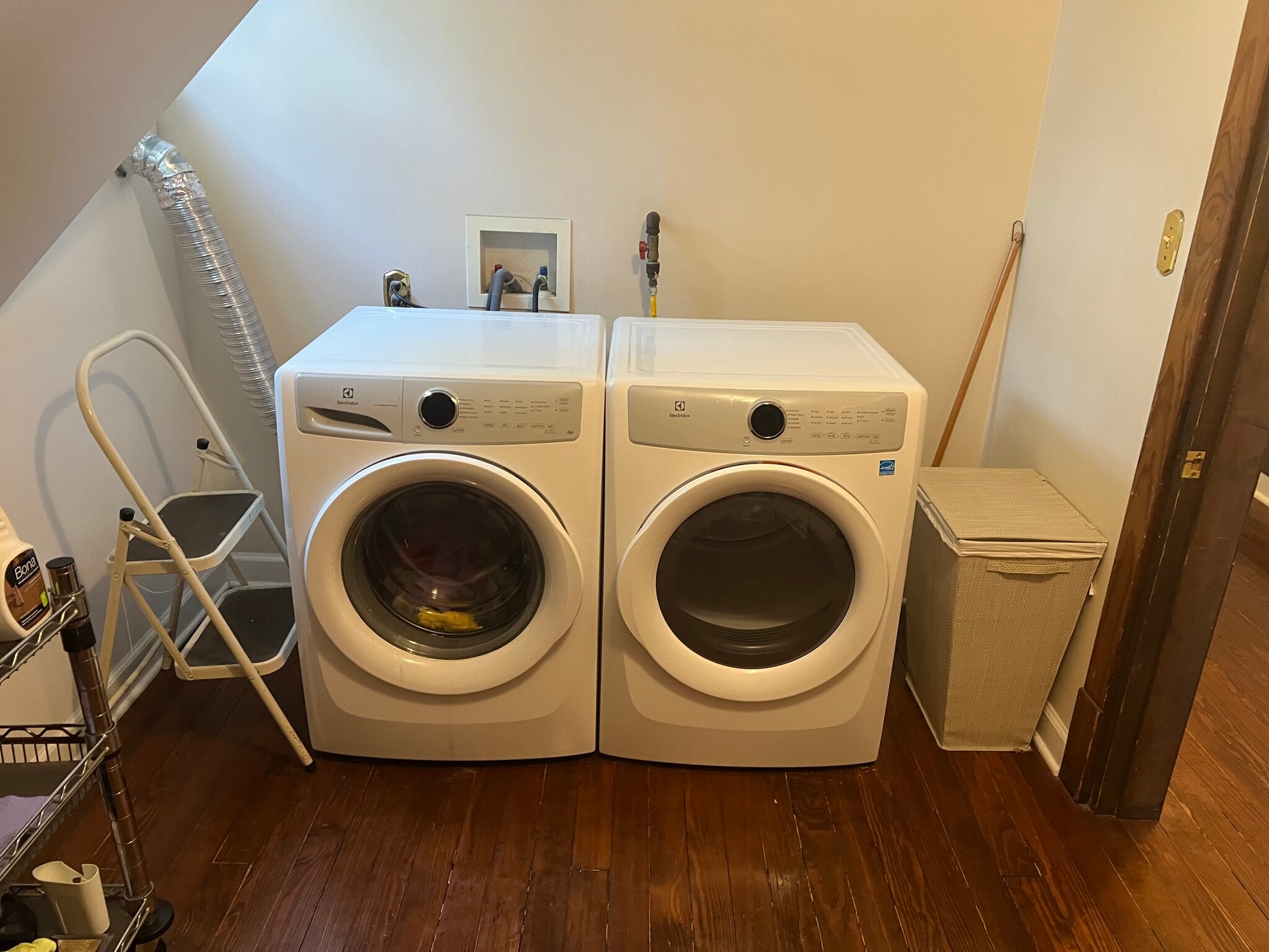 Laundry Room - 1228 Forest Ave