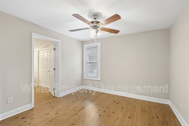 Building Photo - 403 Rich St