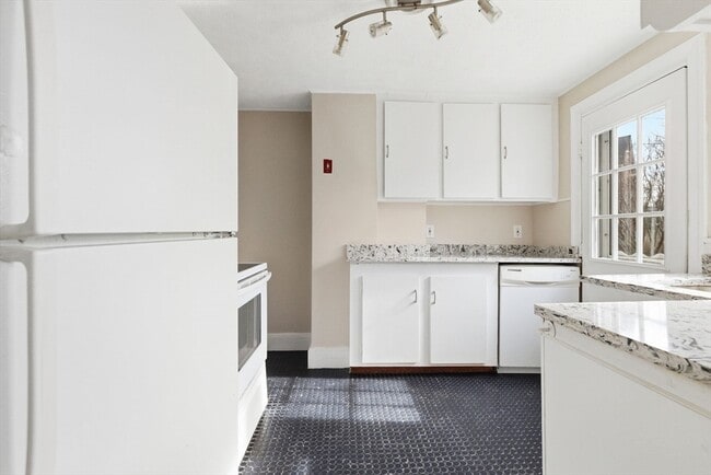 Building Photo - 18-20 Payne Rd