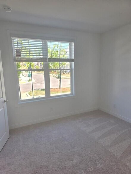 Building Photo - 5426 Howington Ct