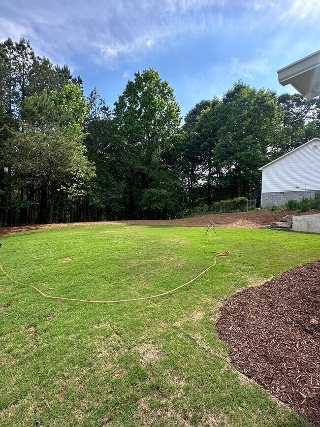 Building Photo - New 3 Bedroom Home in 30506!