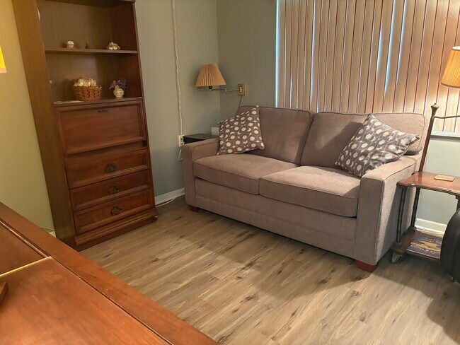 Building Photo - 2606 Nassau Bend