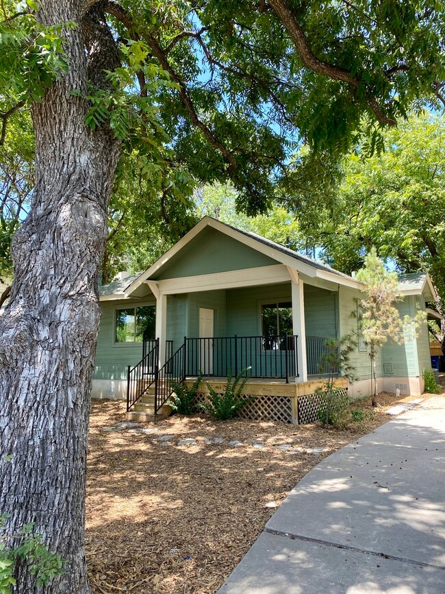 Primary Photo - 500 Capitol Dr