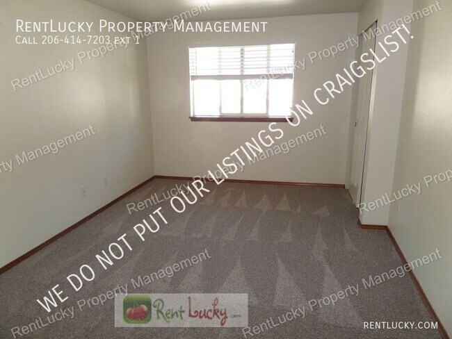 Building Photo - 1516 S Puget Dr