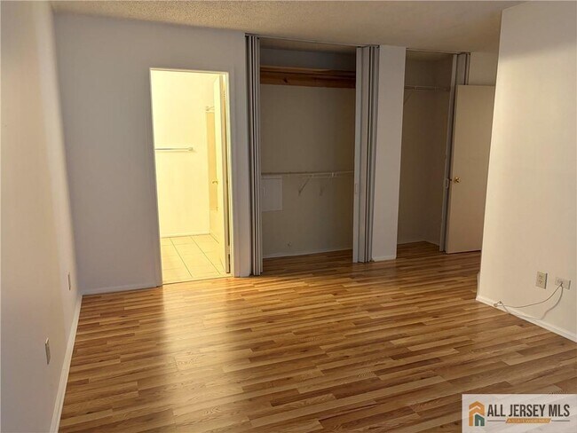 Building Photo - 2513 Lighthouse Ln
