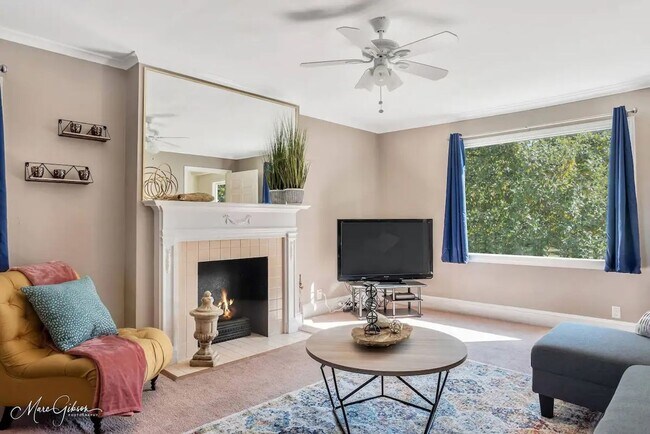 Building Photo - Fully Furnished All Bills Included - 2 bed...