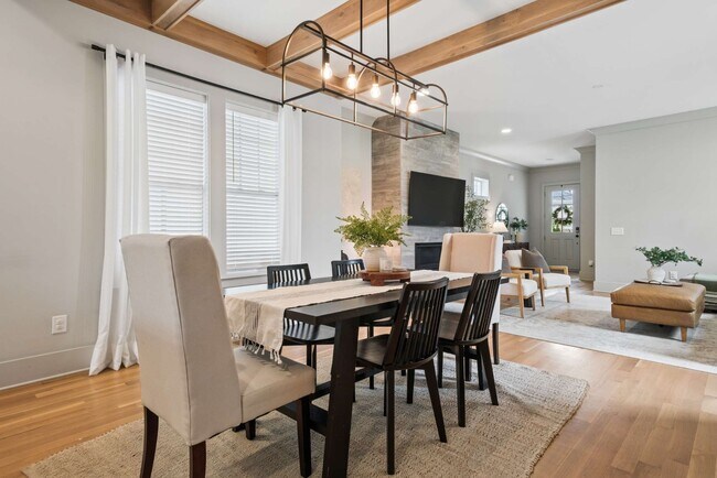 Building Photo - 6368 Alamo Pl