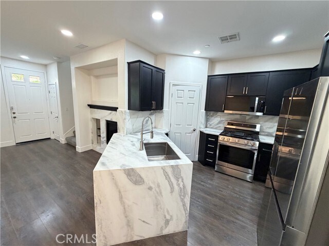 Building Photo - 9494 Jack Rabbit Dr