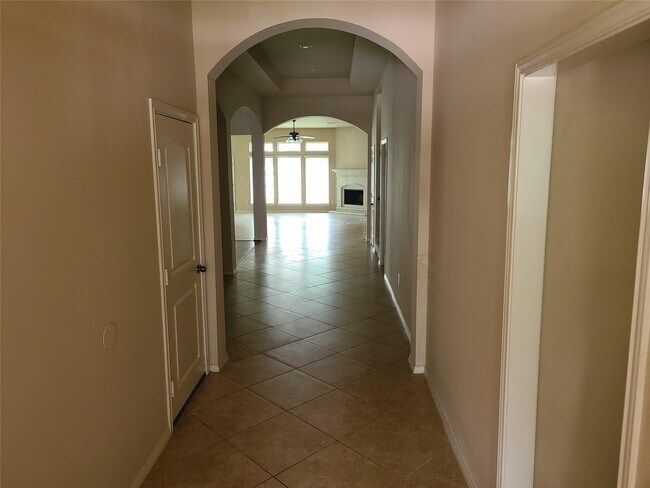 Building Photo - 10318 Bellago Ln