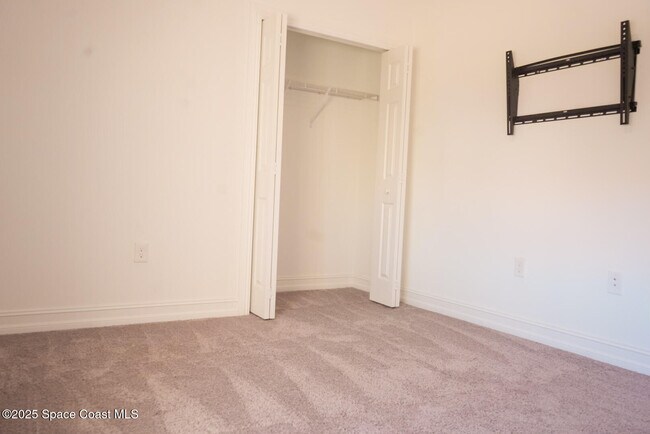 Building Photo - 1475 Isabella Dr