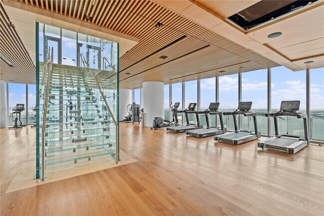 Building Photo - 300 Biscayne Blvd Way
