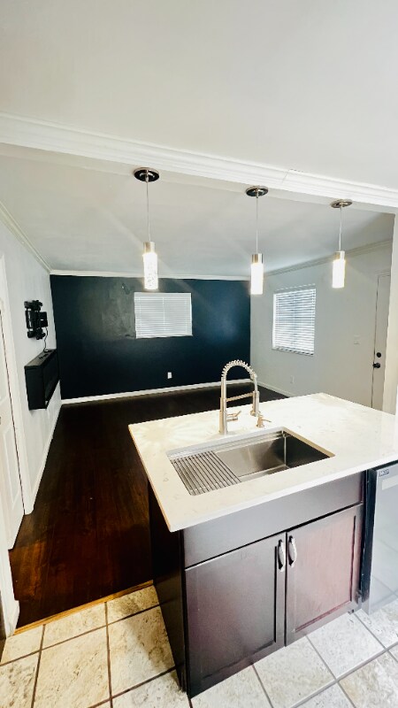 Building Photo - 933 East Ave