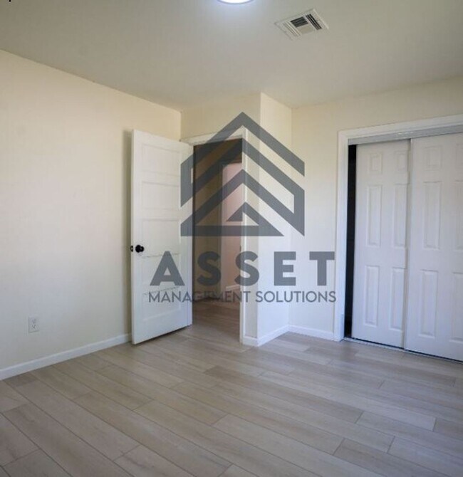 Building Photo - 801 Cogswell Cir