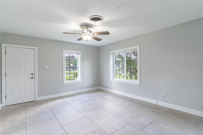 Building Photo - 916 Cohassett Ave