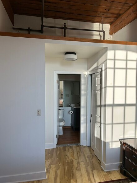 Building Photo - 555 S Water St