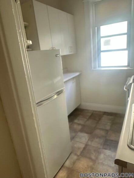 Building Photo - 1144 Commonwealth Ave