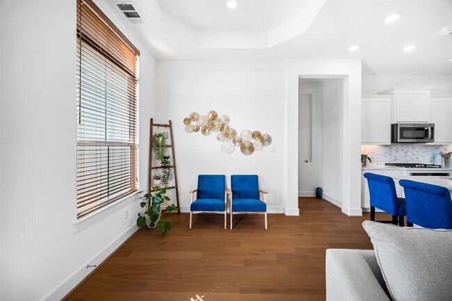 Building Photo - 303 Cartwheel Bend