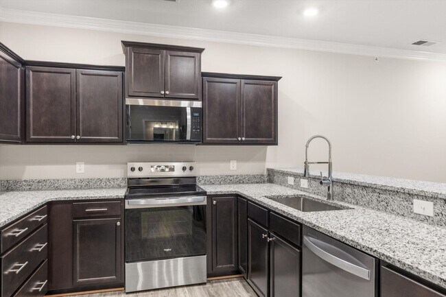 Building Photo - Bright & Beautiful 2BR/ 2BA Condo in Carrollton is NOW available!