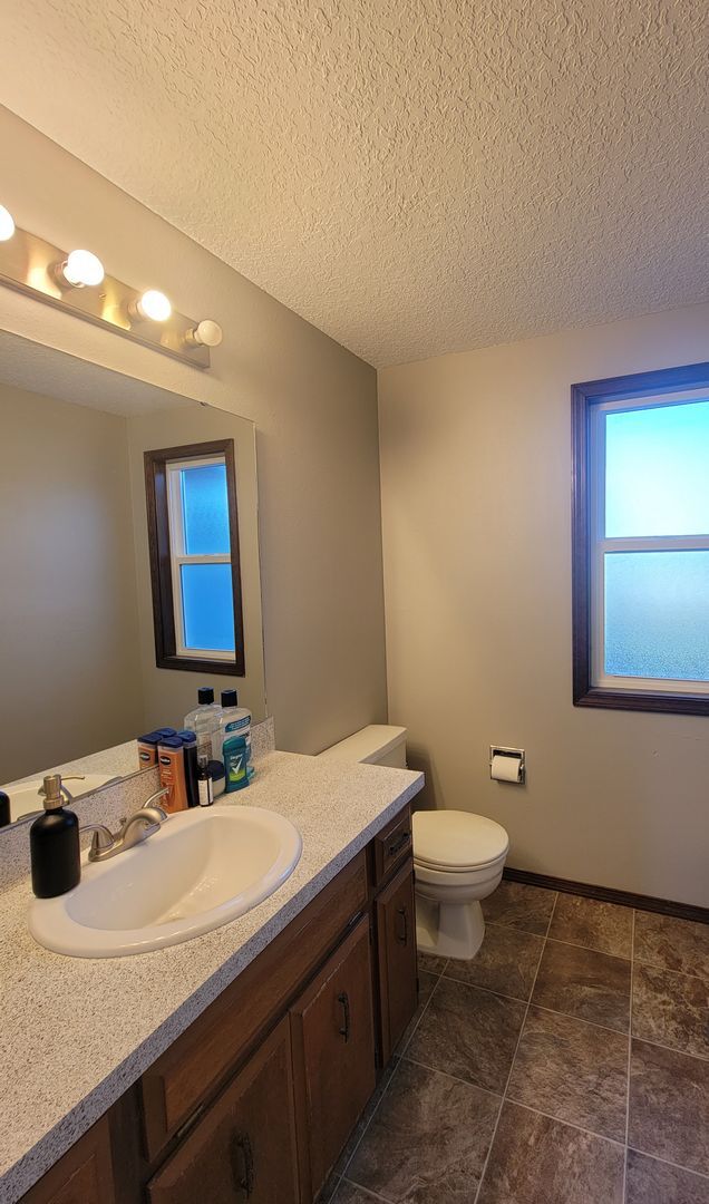 Building Photo - Duplex in Kennewick, WA