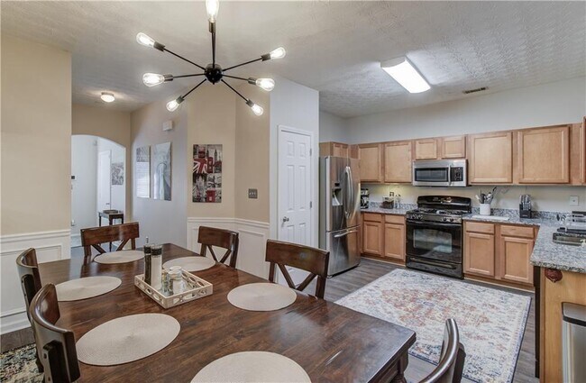 Building Photo - 2230 Hawks Bluff Trail NW
