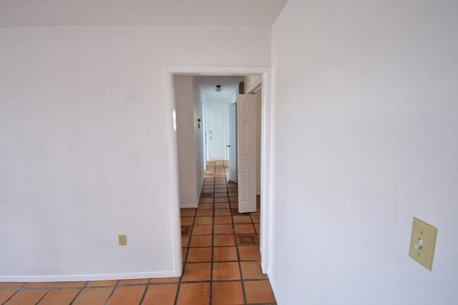 Building Photo - 800 N Cockrell St