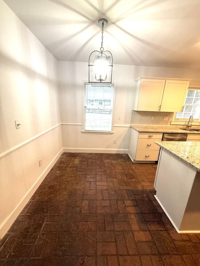 Building Photo - ** 4 Bed 2.5 Bath Located in Ridgefield** Call 334-366-9198 to schedule a self tour