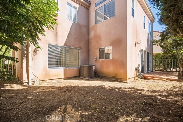 Building Photo - 10002 Reseda Blvd