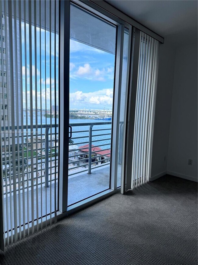 Primary Photo - 335 S Biscayne Blvd