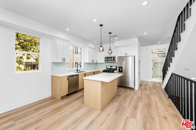 Building Photo - 4337 Dixie Canyon Ave