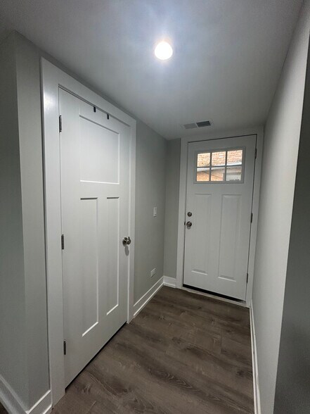 Building Photo - 1143 Maple Ave