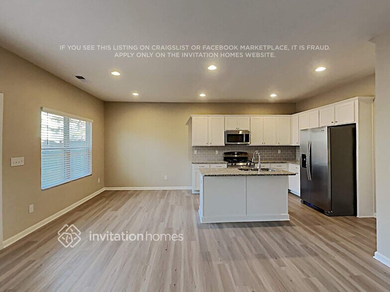 Building Photo - 544 S Fortune Way