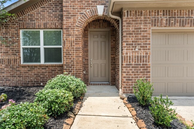 Primary Photo - 2206 Hidden Meadow Ln