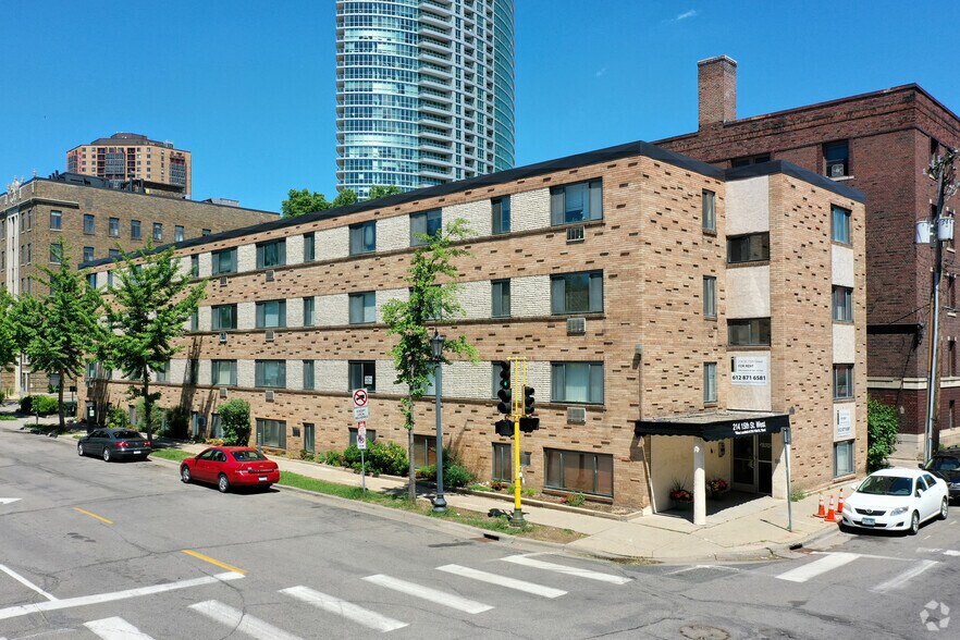 Building Photo - 214 Place Apartments