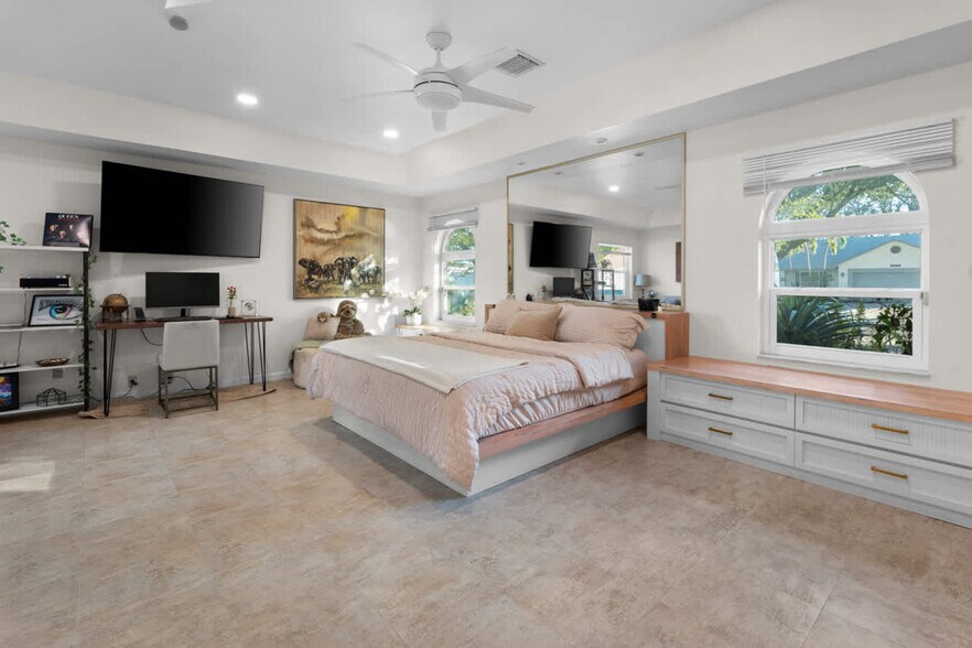 Building Photo - 7071 SW 20th St