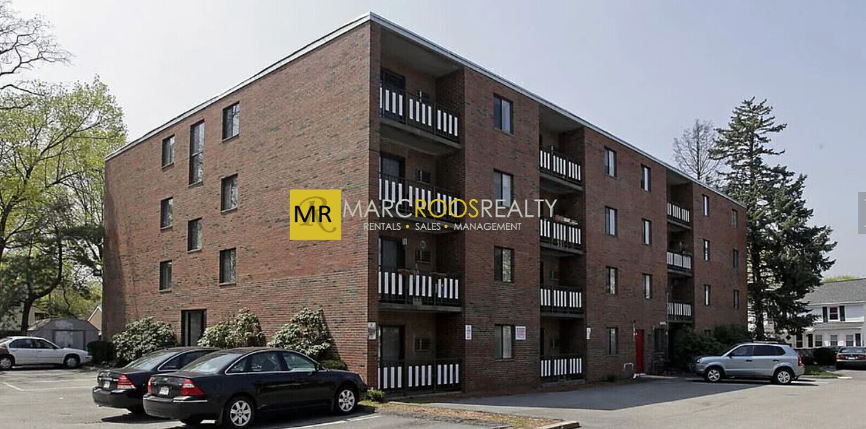 Building Photo - 179 Adams St