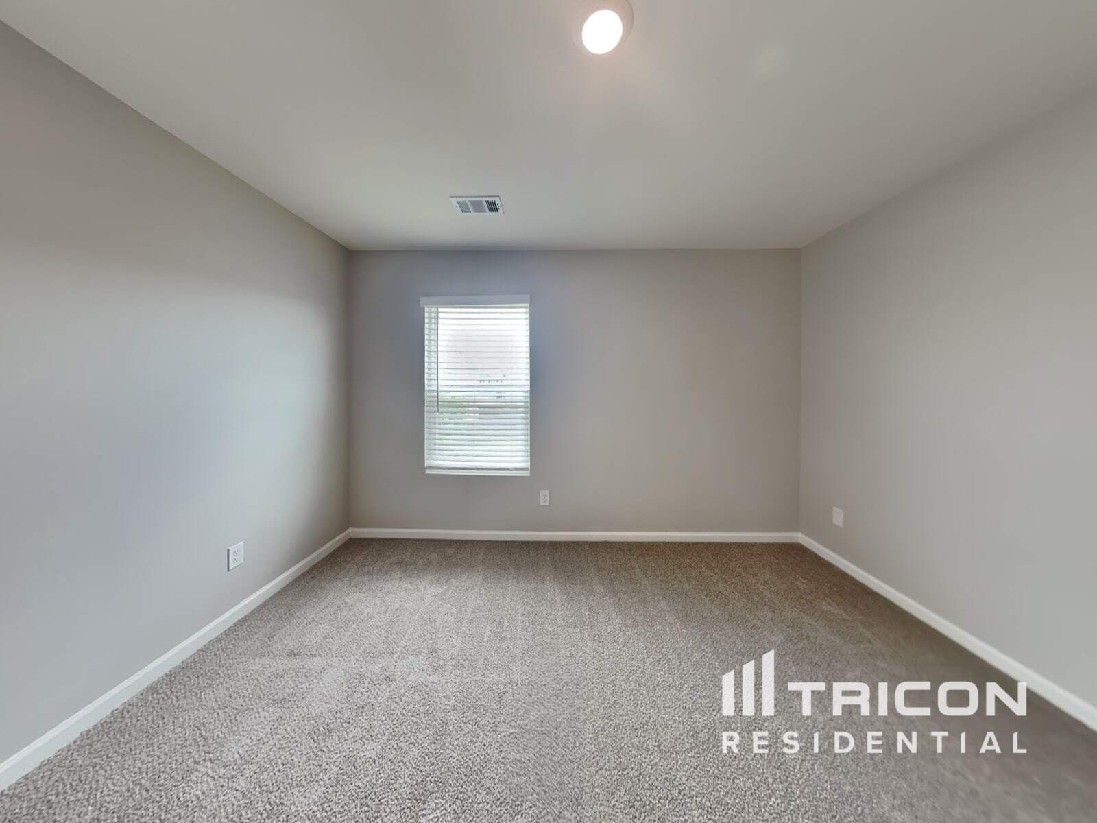 Building Photo - 5580 Foxglove Wy